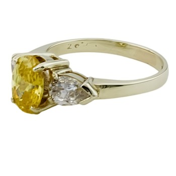 9ct gold Cubic Zirconia 3 stone Ring size L